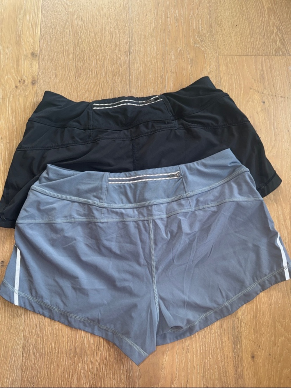 Athleta Run With It 2.5” Shorts bundle Small